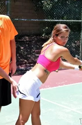 Images 5 - Keisha Grey делает минет знакомому парню на теннисном корте 