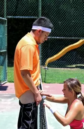 Images 10 - Keisha Grey делает минет знакомому парню на теннисном корте 