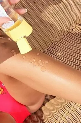 Images 2 - Девушка обмазала все своё тело гелем что бы не сгореть на солнышке 