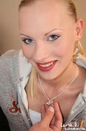 Images 1 - Кончил на вагину стройной блондинки 