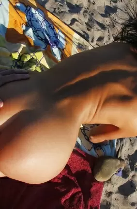 Images 10 - На пляже страстная милашка полирует разгоряченный пенис 