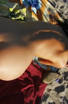 Images 8 - На пляже страстная милашка полирует разгоряченный пенис 
