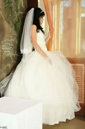 Images 1 - Невеста из Азии устроила стриптиз 