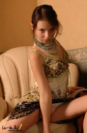 Images 7 - Девушка в платье эротичный фотосет 